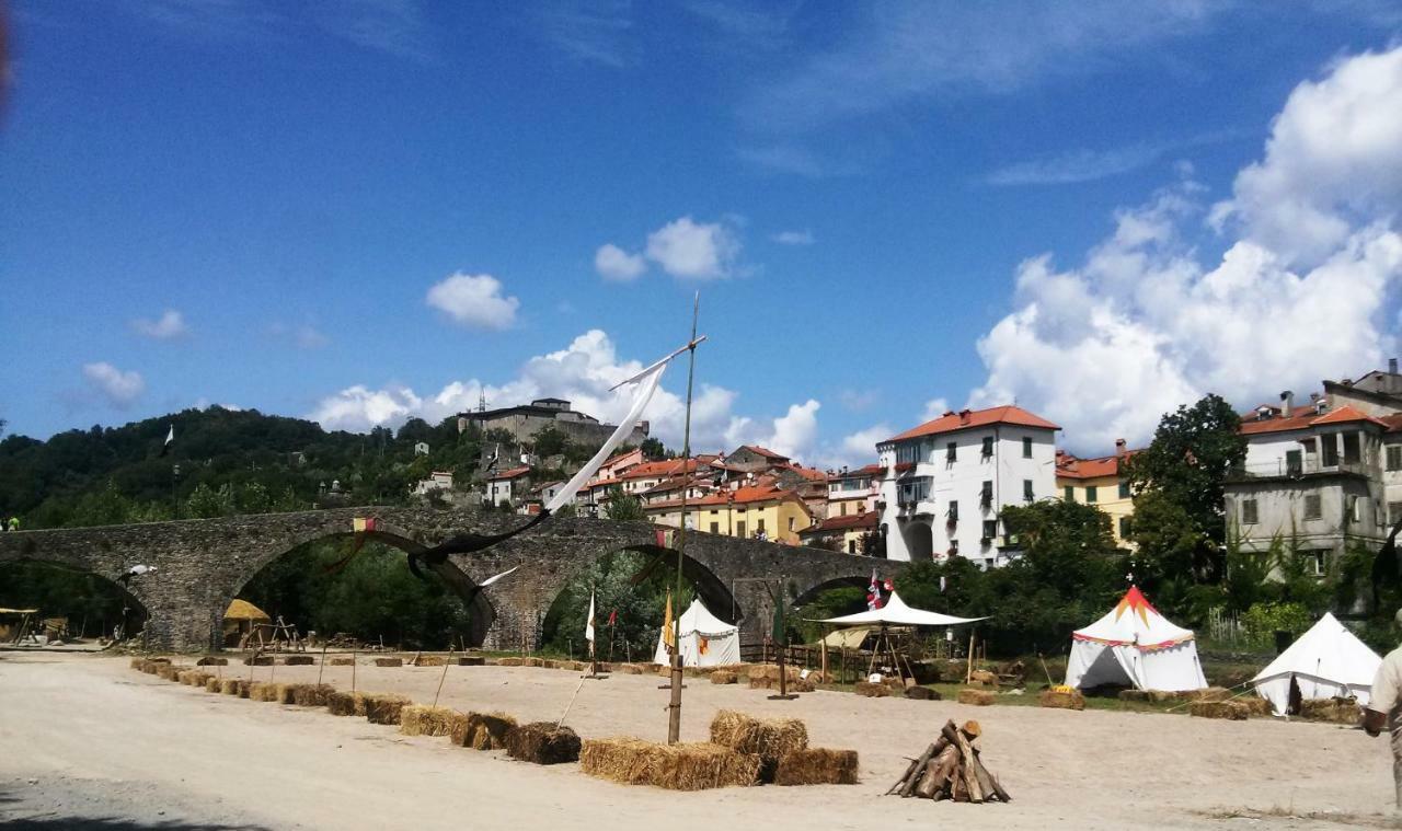 Ai Chiosi Affittacamere Pontremoli Buitenkant foto